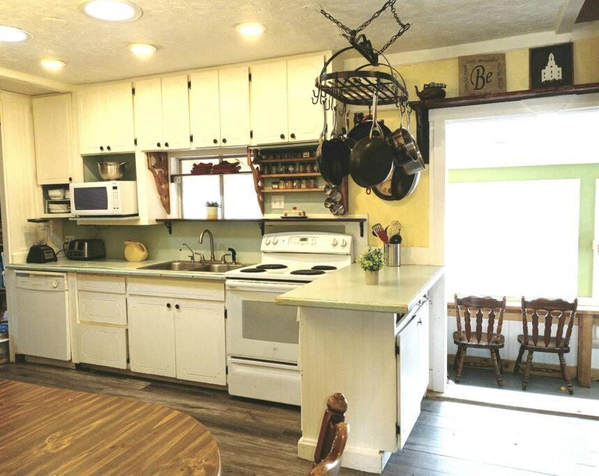 The Goulding Cottage And Farm - 4 Beds, 3 Baths Henrieville Dış mekan fotoğraf